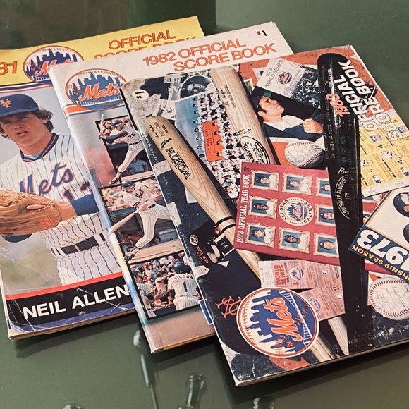 3 Vintage Mets Baseball Scorebooks from 1981-1983 - Picture 3 of 13